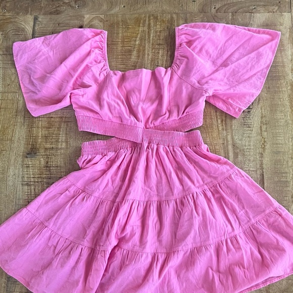 Pink Flutter Sleeve  Dress - Picture 4 of 5